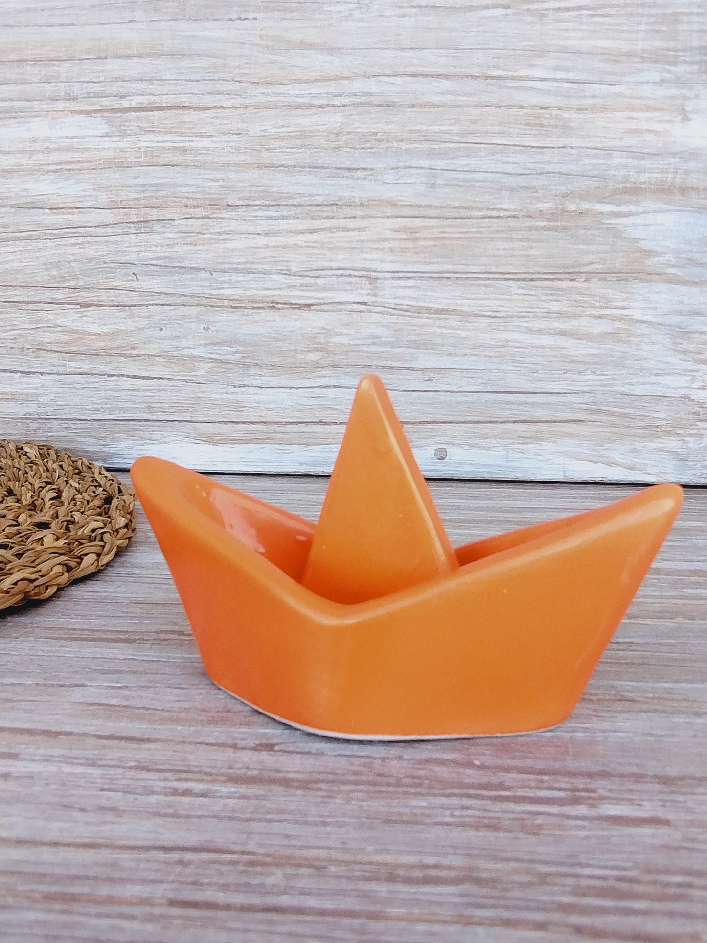 Barchetta "di carta" in ceramica, piccola