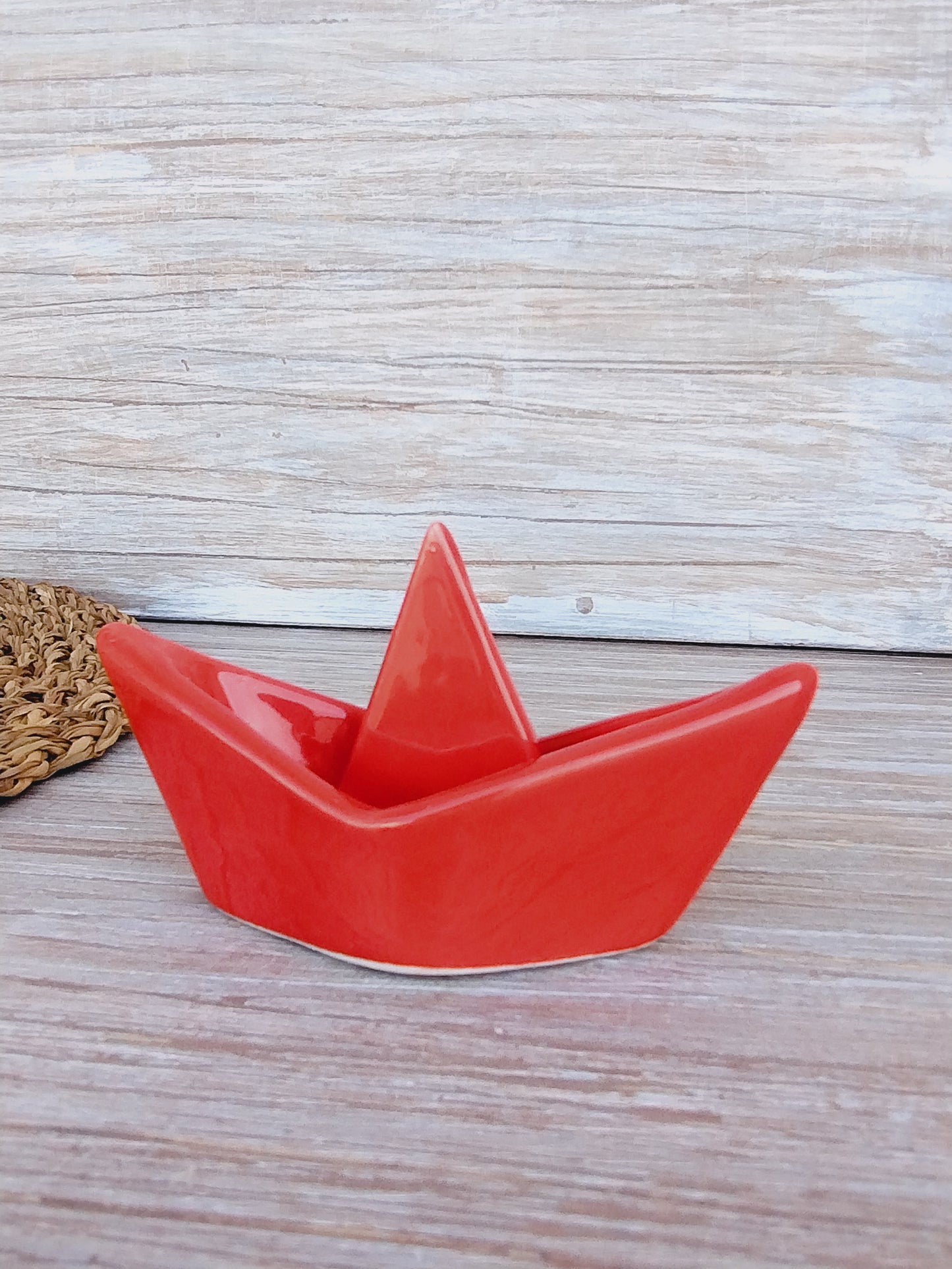 Barchetta "di carta" in ceramica, piccola