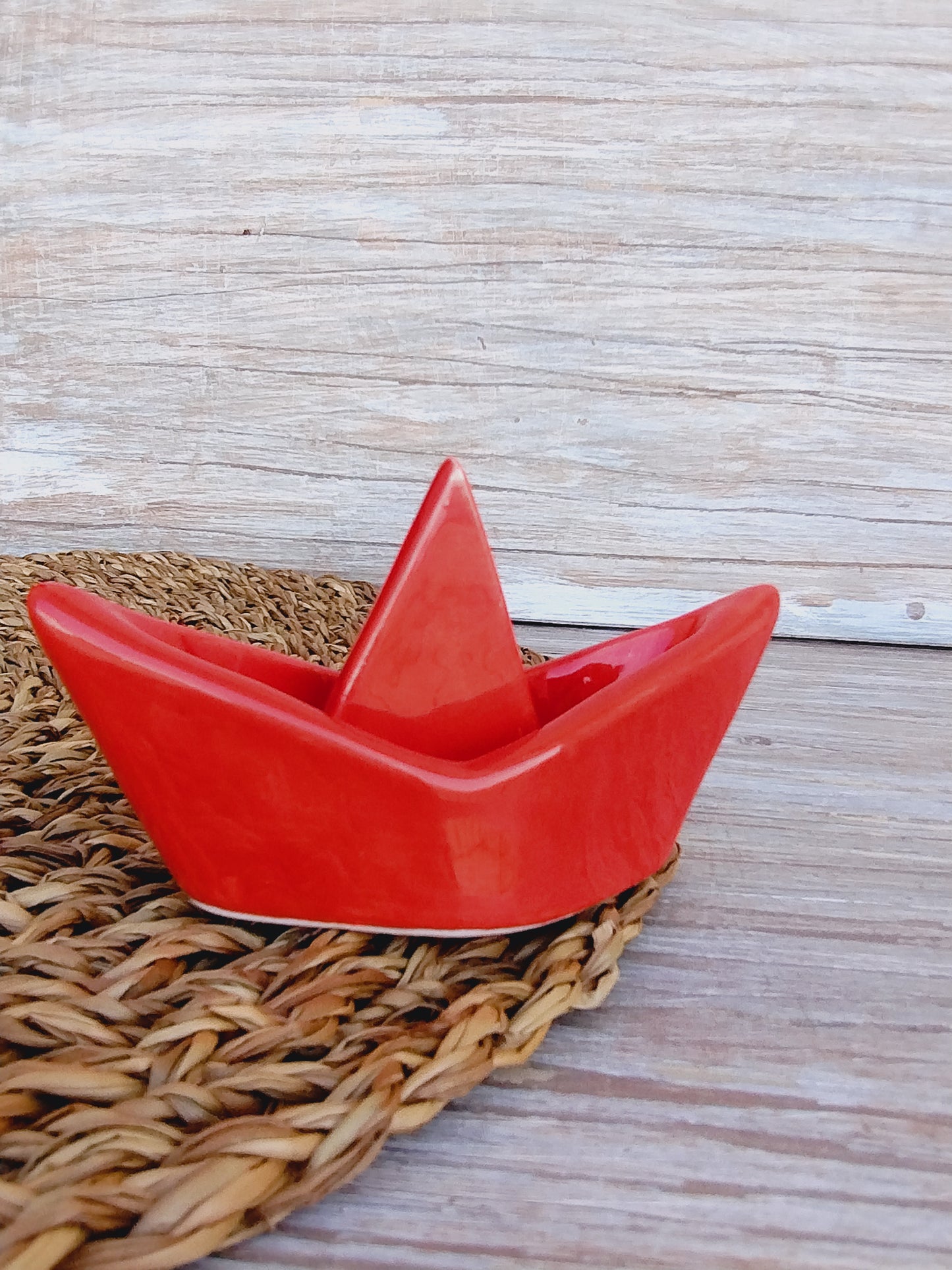 Barchetta "di carta" in ceramica, piccola