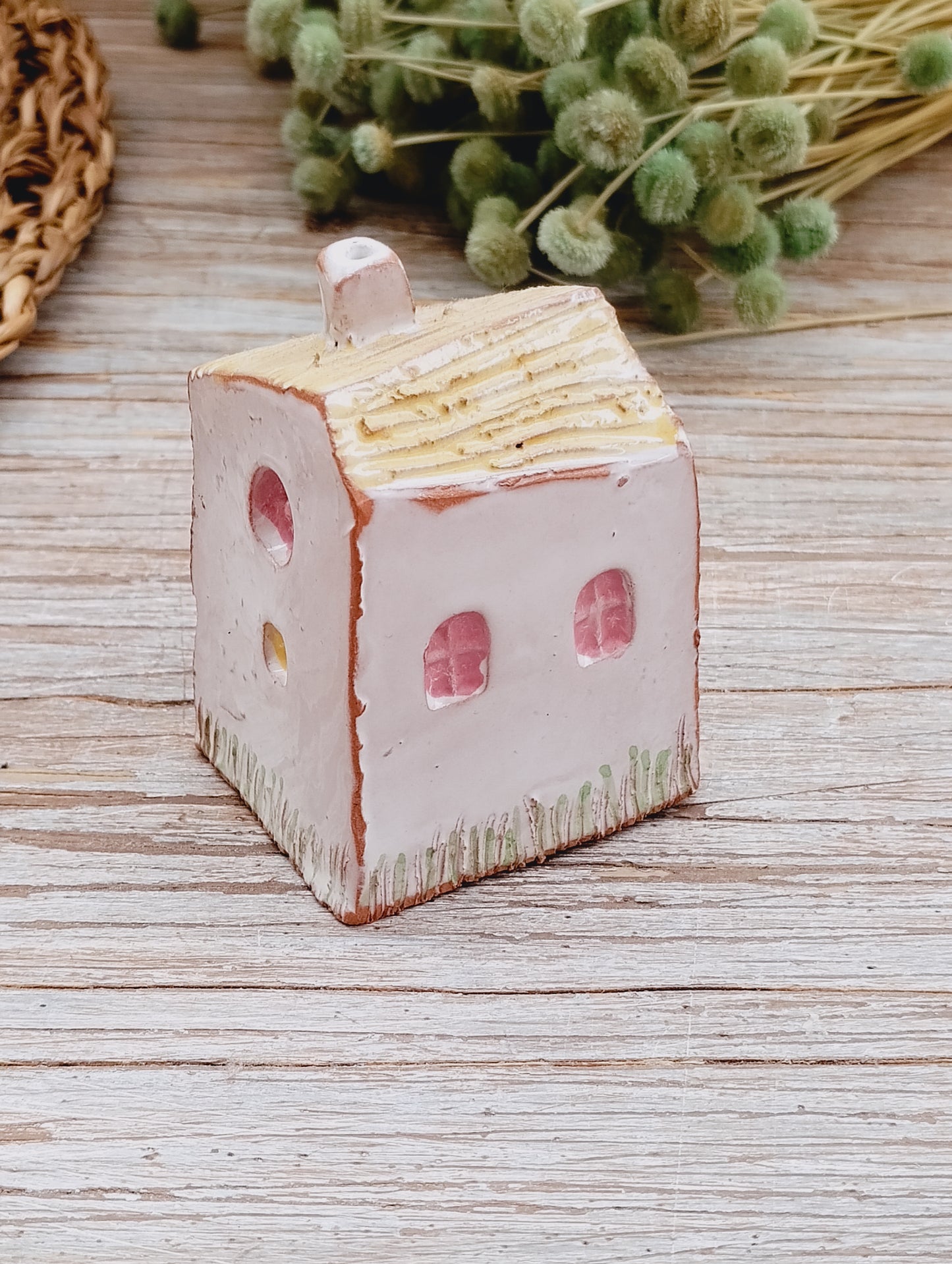 Casetta tetto giallo