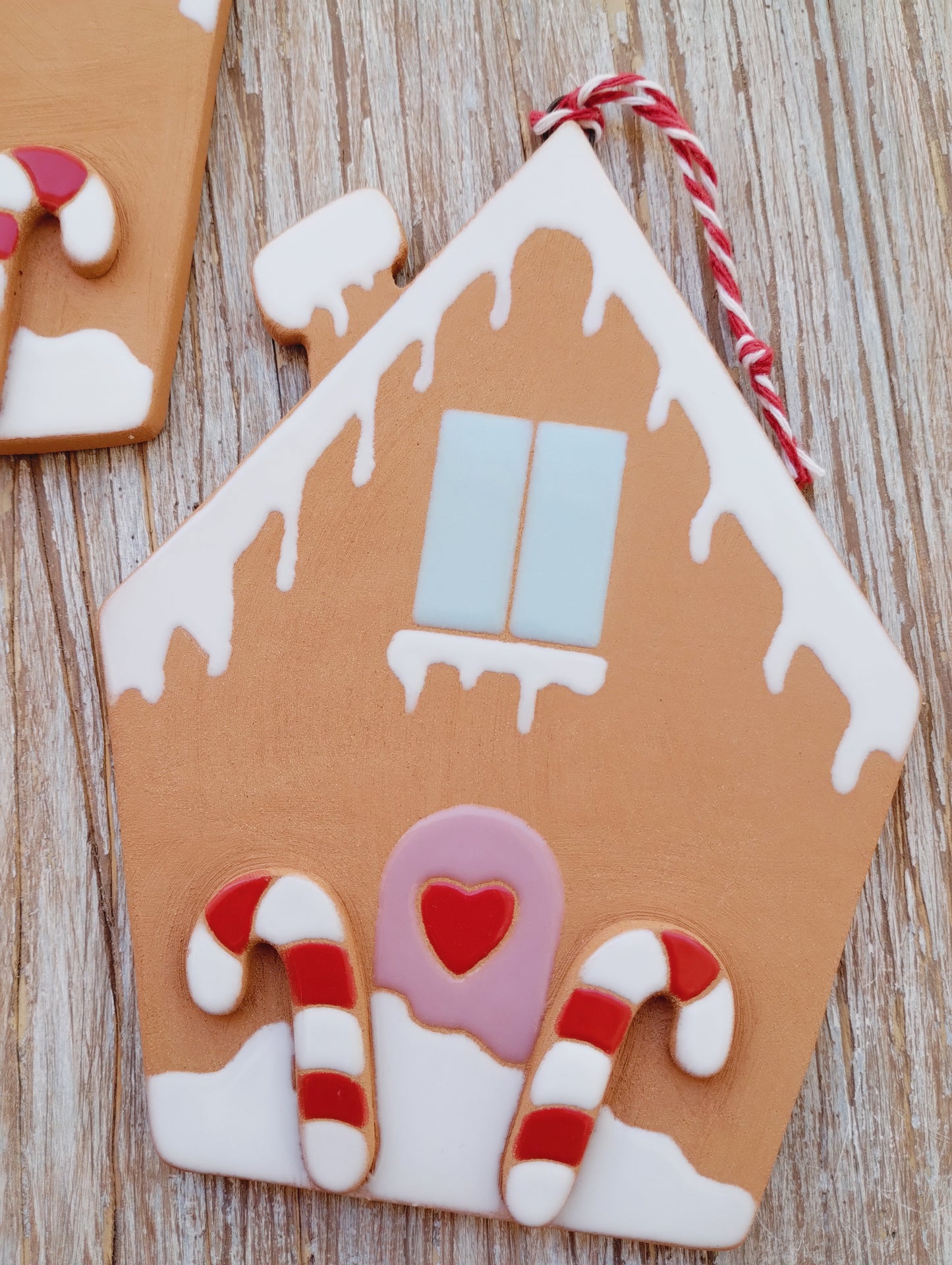 Casa in ceramica stile "Pan di zenzero"