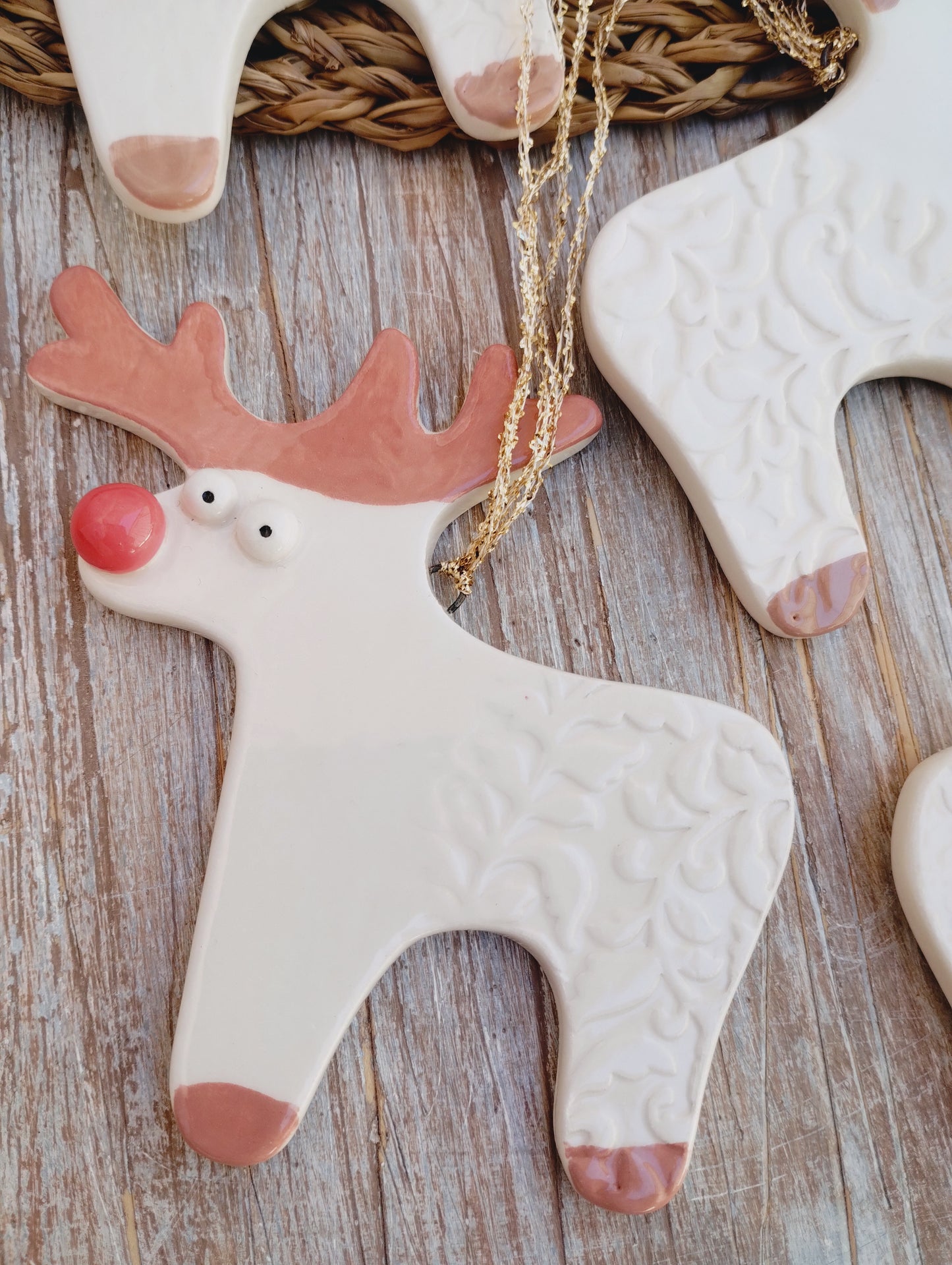 Renna in ceramica da appendere