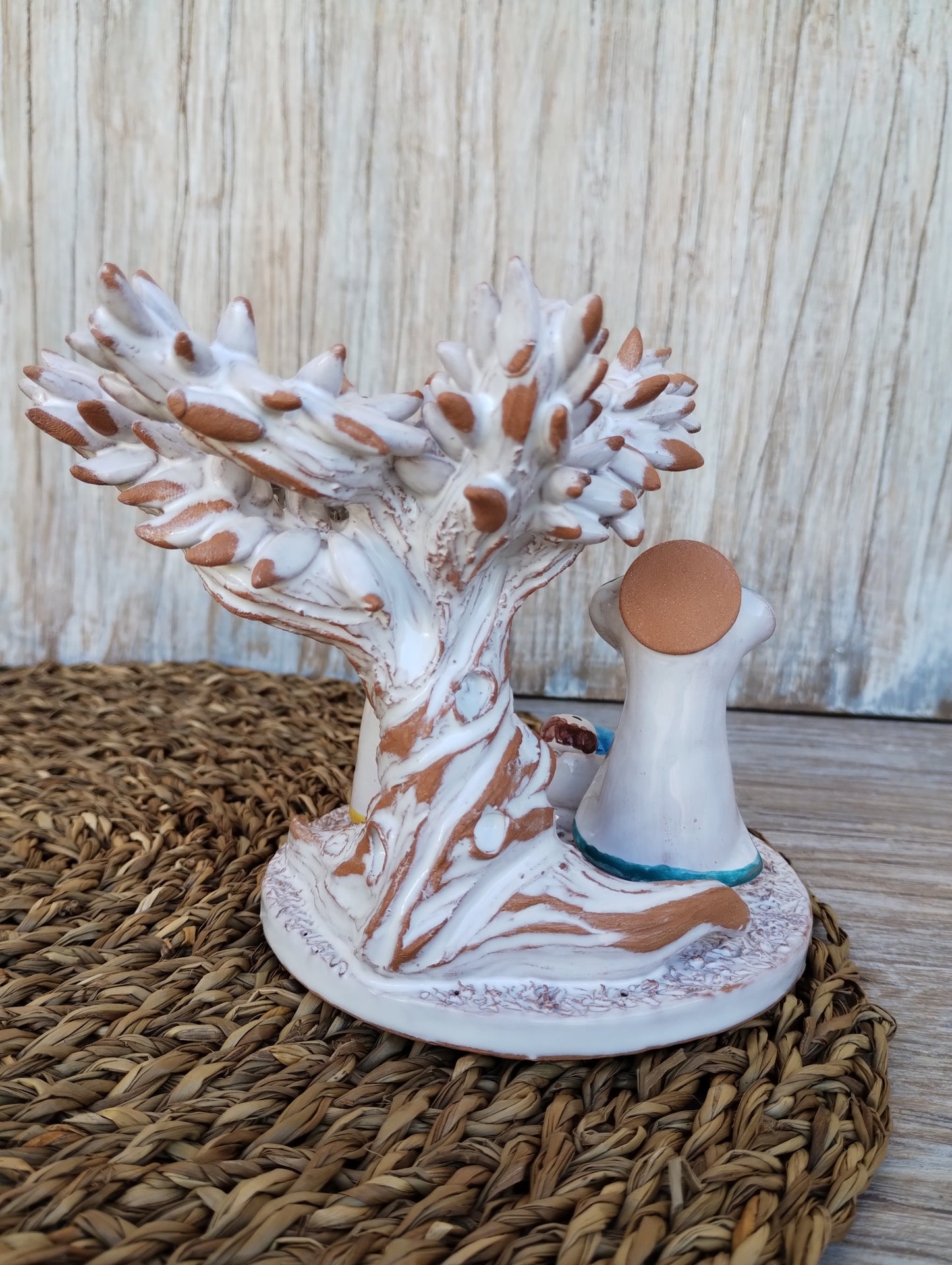 Presepe in maiolica con ulivo