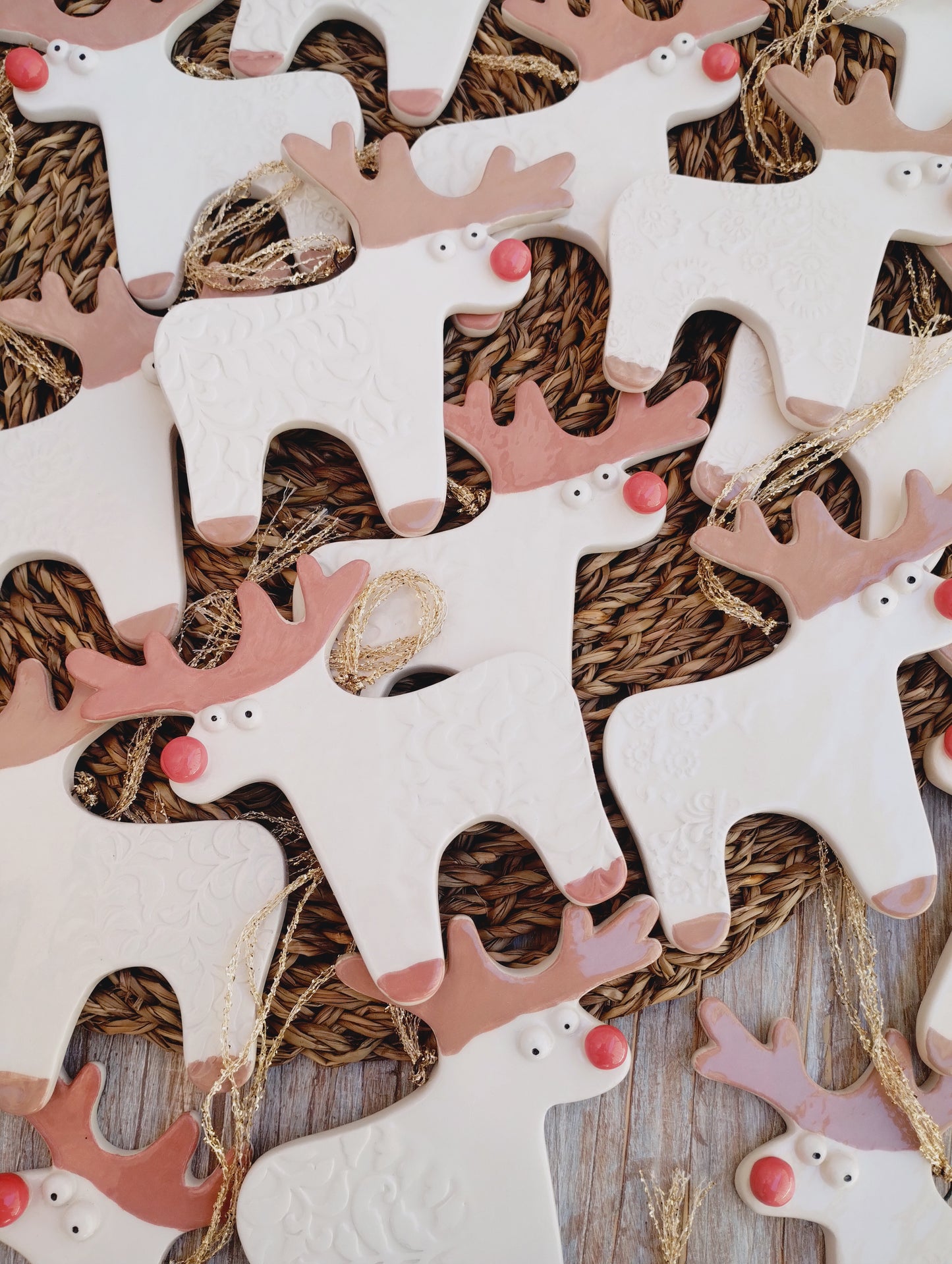 Renna in ceramica da appendere