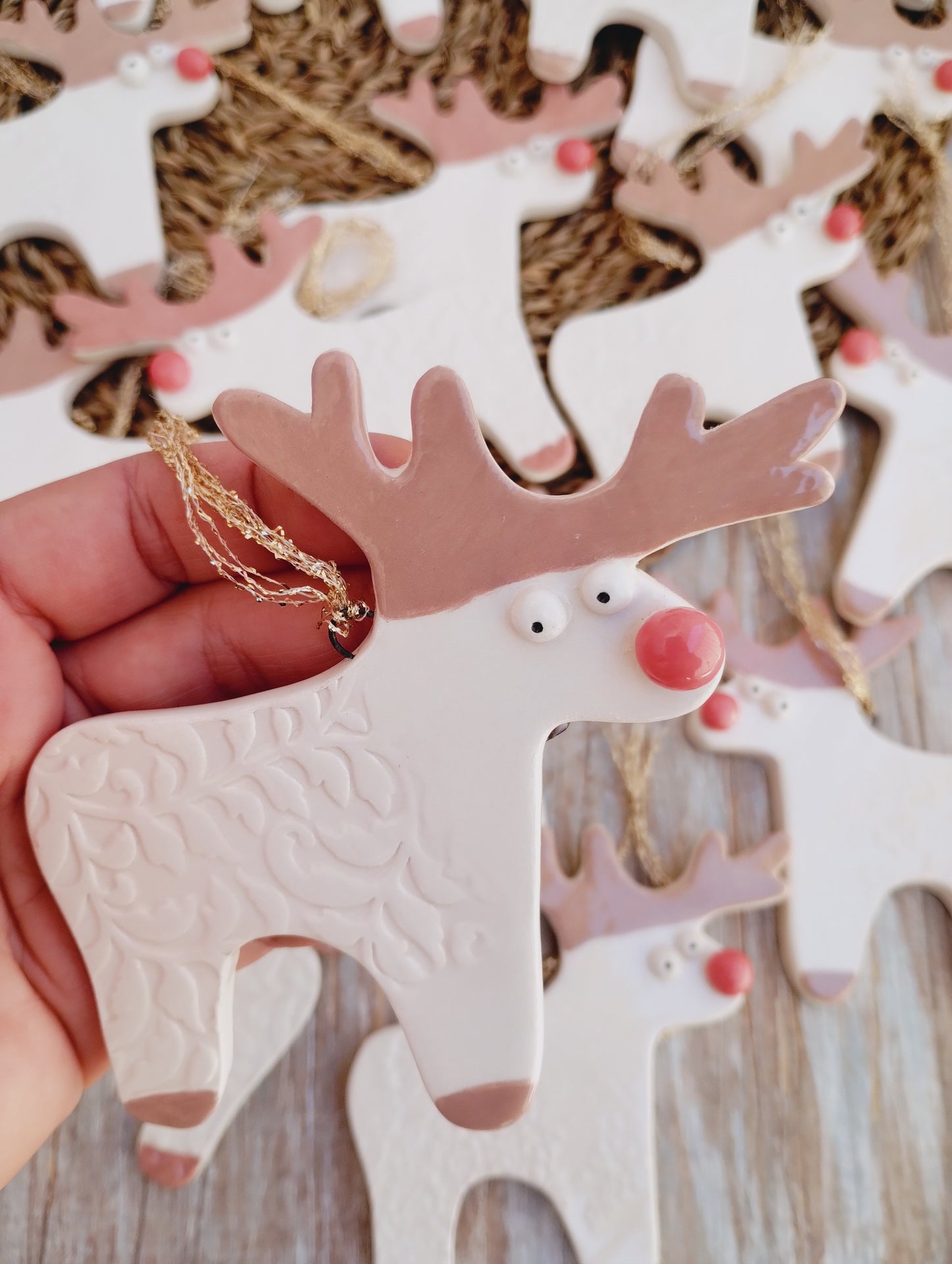 Renna in ceramica da appendere